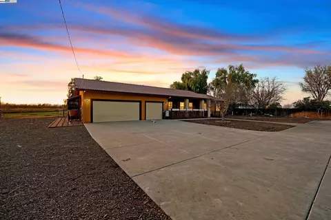 21021 Reeve Rd, Tracy, CA 95304 photo 2