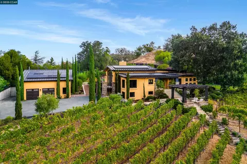 3362 Johnson Rd, Lafayette, CA 94549 photo 1