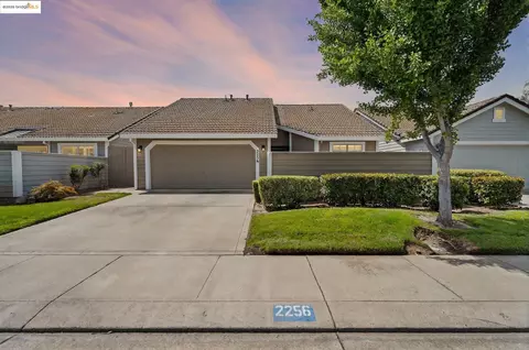 2256 Camborne Dr, Modesto, CA 95356