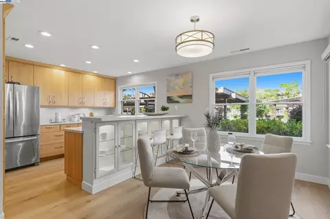 642 Centre Ct, Alameda, CA 94502 photo 1