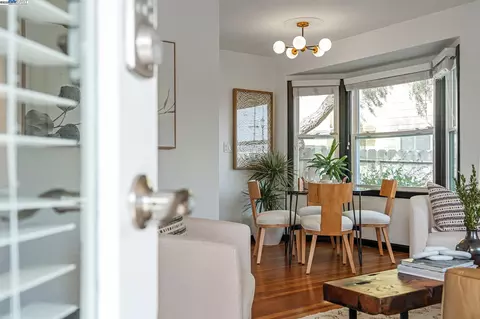 107 Cypress St, Alameda, CA 94501