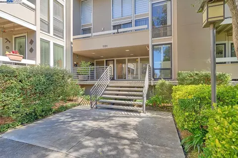 1131 Compass Ln #108, Foster City, CA 94404