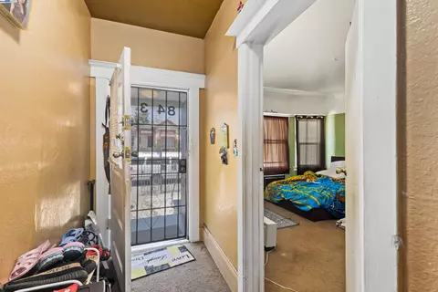 Entry Way - 845 Isabella St, Oakland, CA 94607 photo 1 of 5
