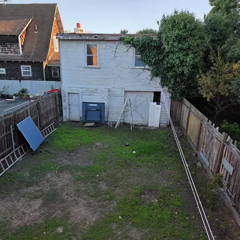 Exterior - 845 Isabella St, Oakland, CA 94607 photo 6 of 10