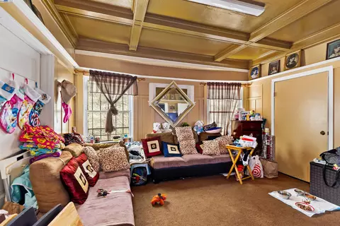 Living - 845 Isabella St, Oakland, CA 94607 photo 1 of 2