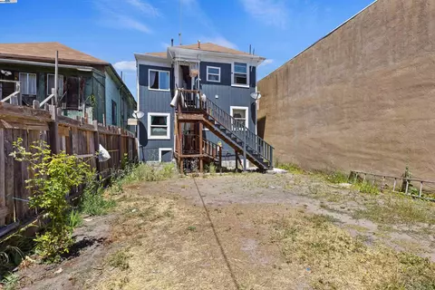Exterior - 845 Isabella St, Oakland, CA 94607 photo 5 of 10