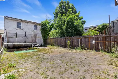 Exterior - 845 Isabella St, Oakland, CA 94607 photo 3 of 10