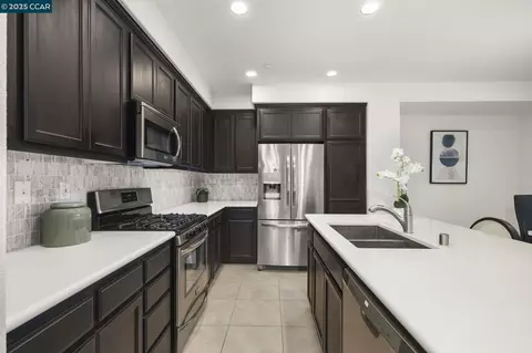 Kitchen - 38976 Primula Ter, Newark, CA 94560 photo 3 of 5