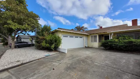 3221 Llano St, San Mateo, CA 94403