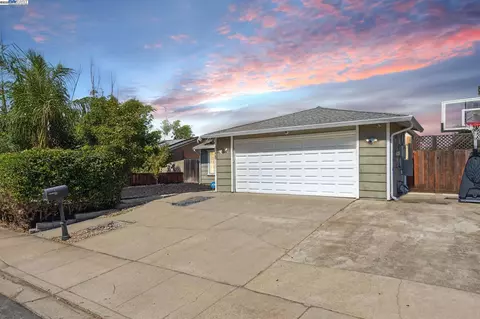 148 Spinnaker Way, Pittsburg, CA 94565 photo 1