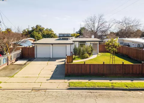 2720 Fordham St, East Palo Alto, CA 94303