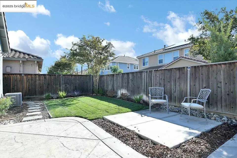 Exterior - 8353 Brookhaven Cir, Discovery Bay, CA 94505 photo 5 of 7