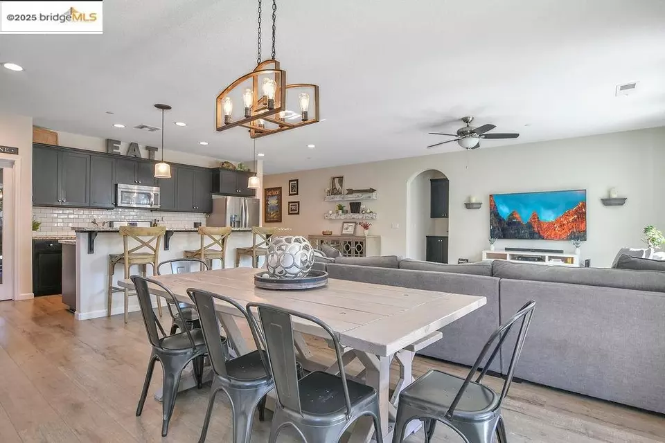 Dining - 8353 Brookhaven Cir, Discovery Bay, CA 94505 photo 2 of 2