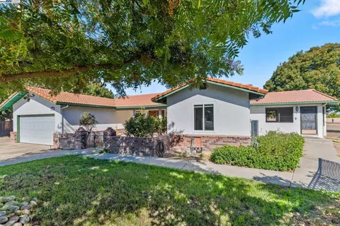 8825 Janice Way, Tracy, CA 95304 photo 1