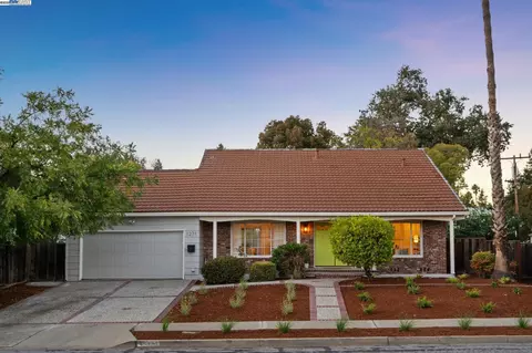 1271 Hookston Rd, Concord, CA 94518 photo 1