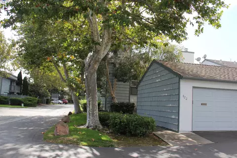 822 Magellan Ln, Foster City, CA 94404