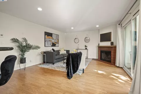 21071 Gary Dr #204, Hayward, CA 94546 photo 1