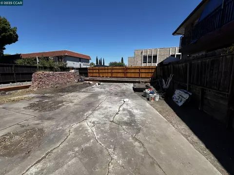 Exterior - 1110 Eureka Ln, Concord, CA 94520 photo 14 of 26