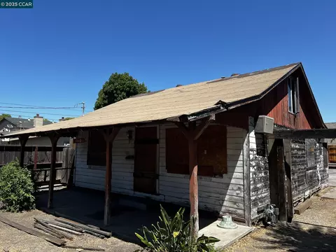 Exterior - 1110 Eureka Ln, Concord, CA 94520 photo 5 of 26