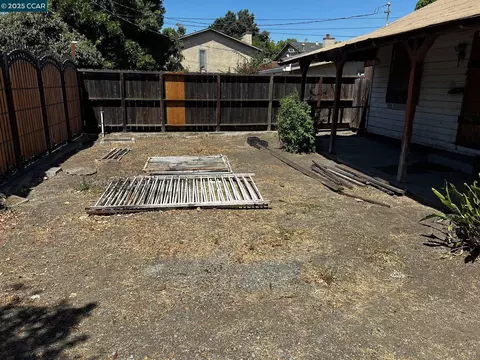 Exterior - 1110 Eureka Ln, Concord, CA 94520 photo 3 of 26