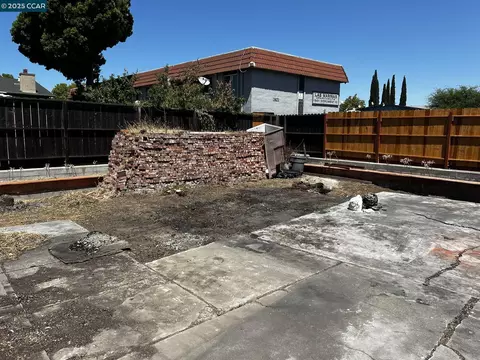 Exterior - 1110 Eureka Ln, Concord, CA 94520 photo 10 of 26