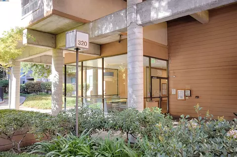 320 N Civic Dr #404, Walnut Creek, CA 94596