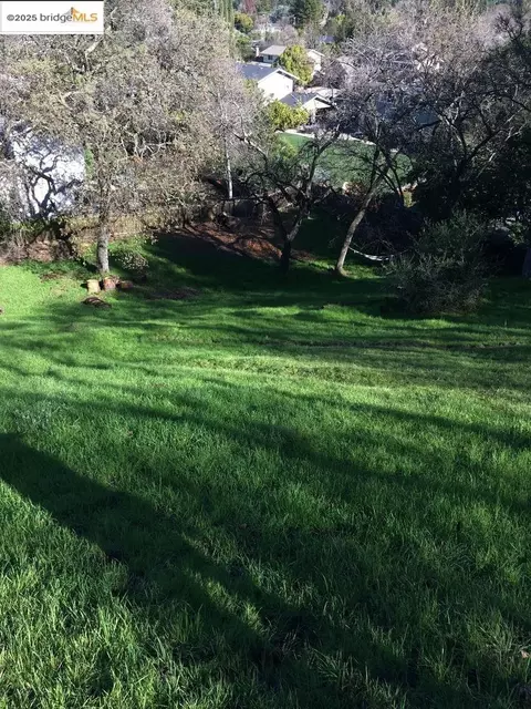 1032 Millbrook Ct, Walnut Creek, CA 94598 photo 4