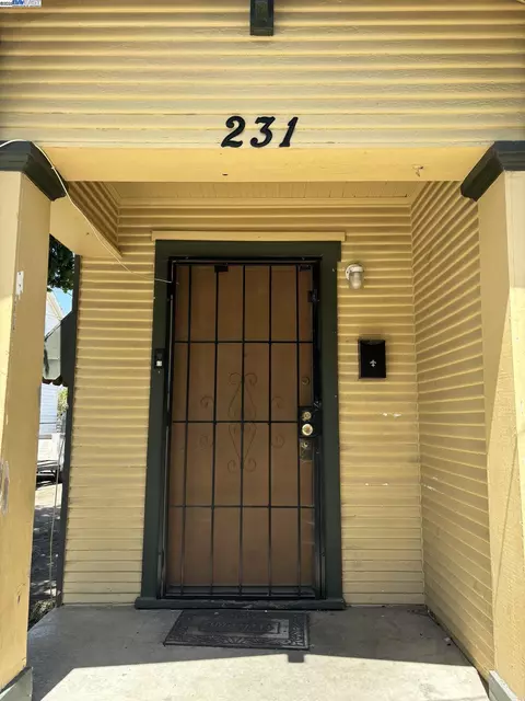231 E 5th St, Stockton, CA 95206 photo 2
