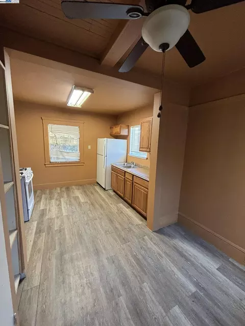 231 E 5th St, Stockton, CA 95206 photo 8