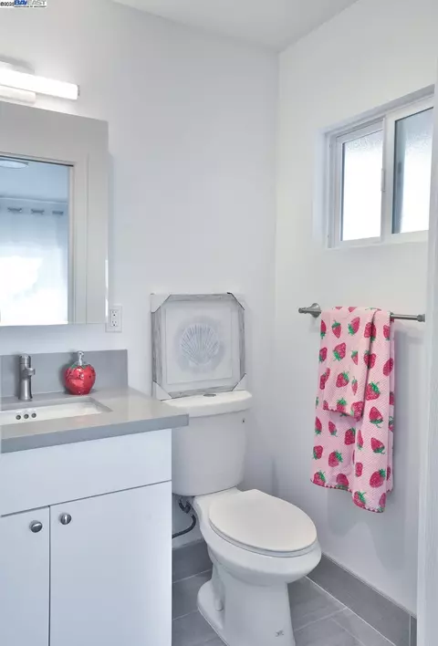 Bath - 1351 Cypress Dr, Concord, CA 94520 photo 1 of 1