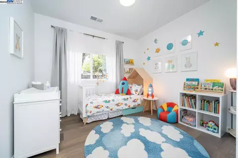 Bedroom - 1351 Cypress Dr, Concord, CA 94520 photo 4 of 4