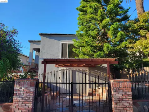 2001 E 27th St, Oakland, CA 94606 photo 1