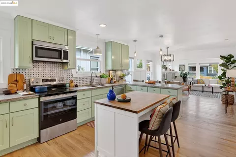 4257 Suter St, Oakland, CA 94619