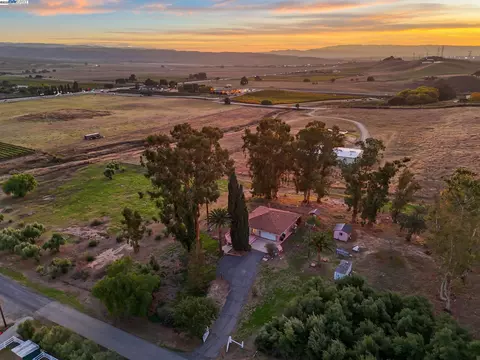 3825 Jerrold Rd, Livermore, CA 94550 photo 1