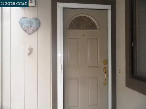 1405 Hull Ln, Martinez, CA 94553 photo 1