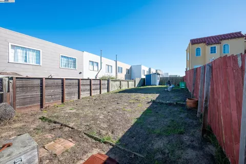 3327 Quintara St, San Francisco, CA 94116
