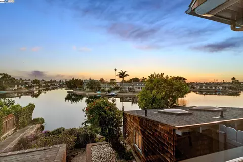 2000 Clinton Ave, Alameda, CA 94501 photo 1