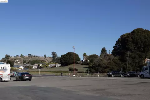 Undisclosed, Pinole, CA 94564 photo 7
