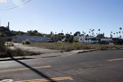 Undisclosed, Pinole, CA 94564 photo 2