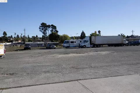 Undisclosed, Pinole, CA 94564 photo 4