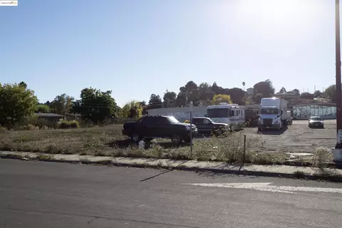 Undisclosed, Pinole, CA 94564 photo 3