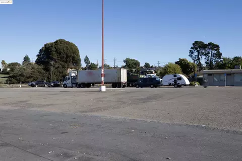 Undisclosed, Pinole, CA 94564 photo 6