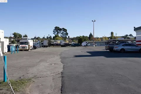 Undisclosed, Pinole, CA 94564 photo 5