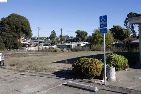Undisclosed, Pinole, CA 94564