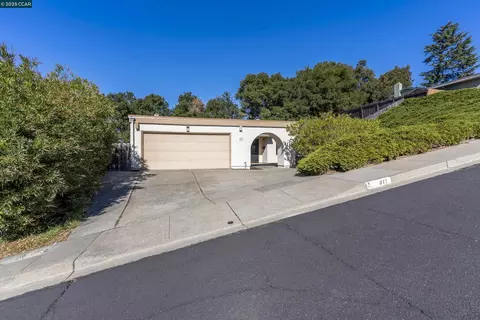 817 Ketch Ct, Rodeo, CA 94572 photo 1