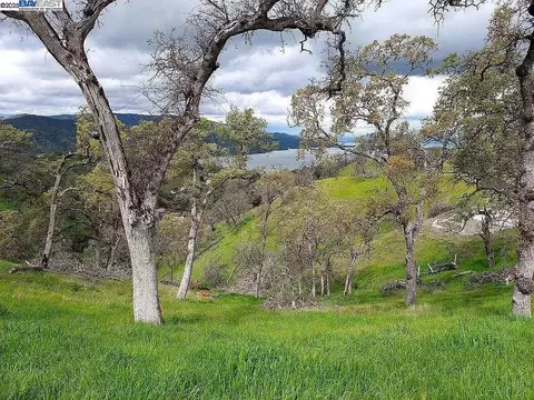 1123 Headlands Dr, Napa, CA 94558
