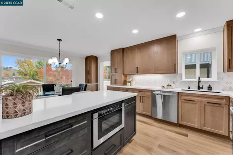1216 Fairlawn Ct #8, Walnut Creek, CA 94595