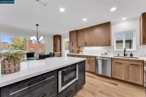 1216 Fairlawn Ct #8, Walnut Creek, CA 94595