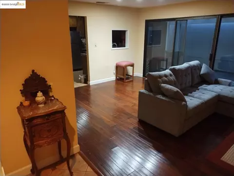 3201 Swallows Nest Dr, Sacramento, CA 95833