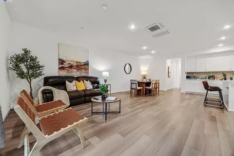 5422 Arnold Rd, Dublin, CA 94568 photo 1